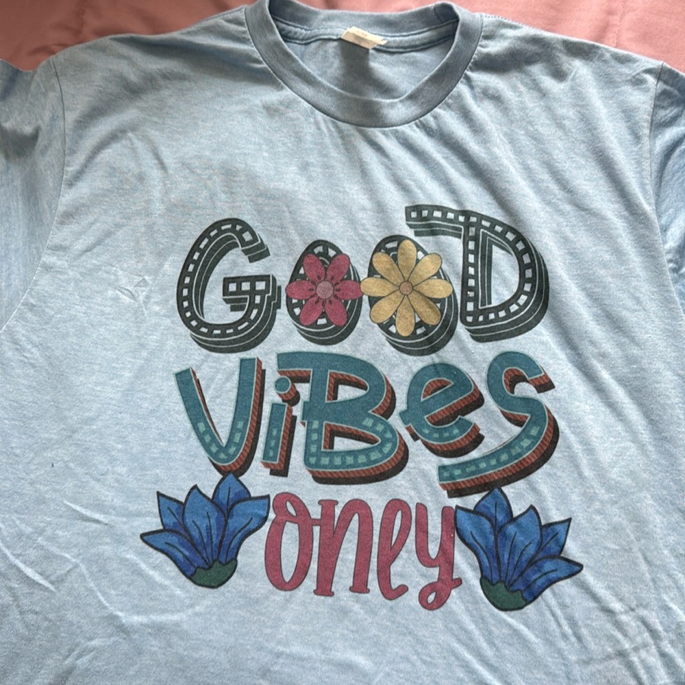 Good Vibes Only size medium blue T-shirt new